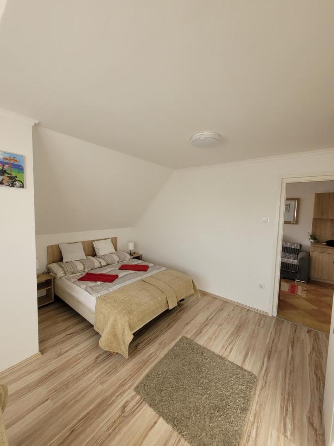 Zoe Apartman Siófok Exterior foto