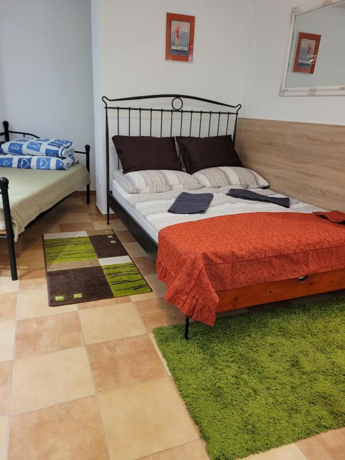 Zoe Apartman Siófok Exterior foto